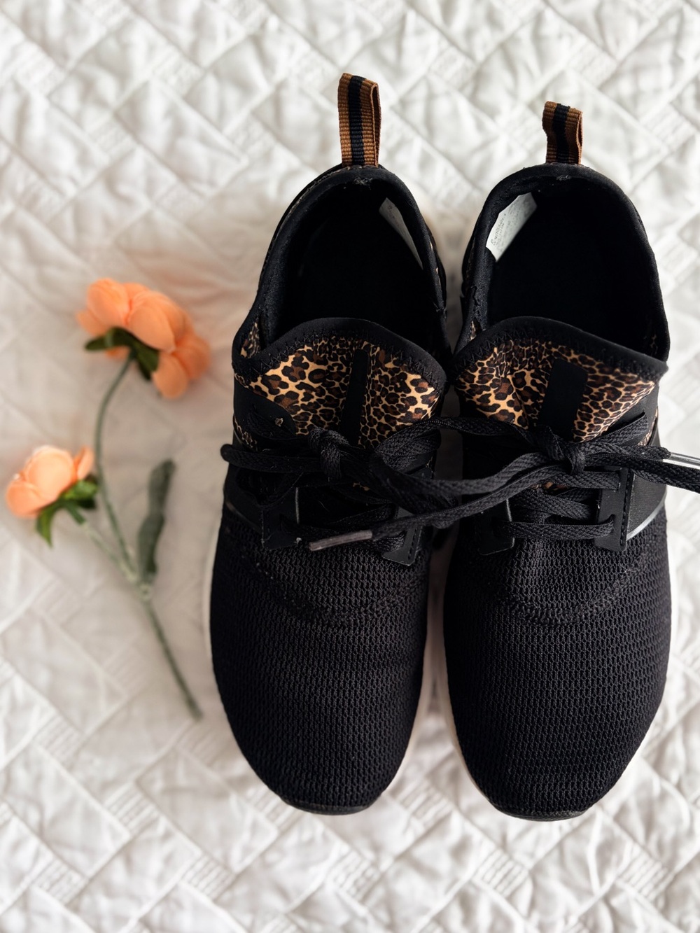 New Balance Black Leopard Print Running Sneakers Women’s 8 Athleisure Casual